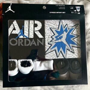 Air Jordan Infant 5-Piece Set - Black, White, Blue